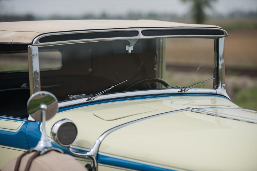 Детали экстерьера Cord L-29 Convertible 1930 года  (фото 40 из 47)